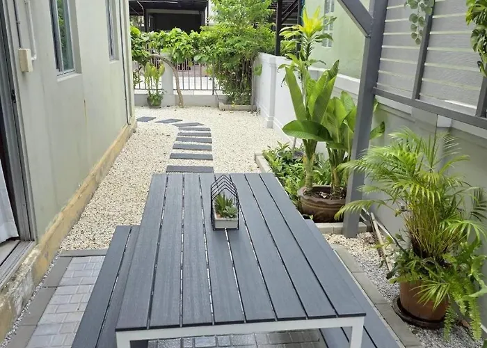 Private & Peaceful House 15 Mins From Bkk Airport ヴィラ